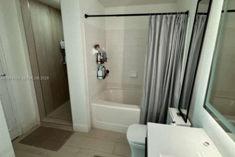 Condo in Fort Lauderdale, Florida, 2 bedrooms  № 2035903 - photo 4