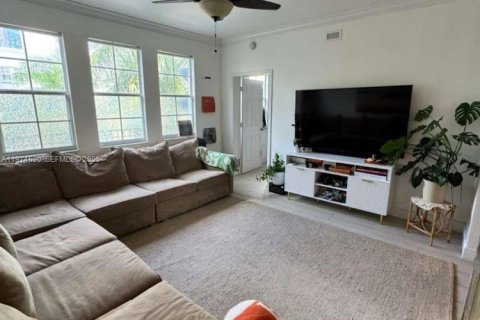 Condo in Fort Lauderdale, Florida, 2 bedrooms  № 2035903 - photo 16