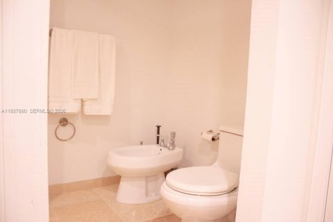 Condo in Miami, Florida, 2 bedrooms № 1997239 - photo 19