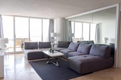 Condo in Miami, Florida, 2 bedrooms  № 1997239