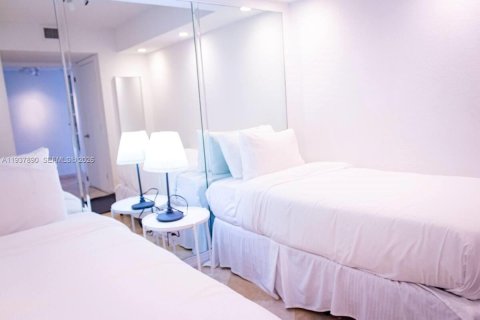 Condo in Miami, Florida, 2 bedrooms № 1997239 - photo 24