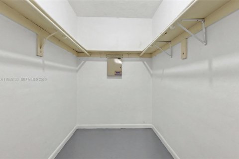 Купить виллу или дом в Майами, Флорида 3 спальни, 149.94м2, № 2049561 - фото 17