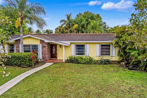 Дом в Майами, Флорида 3 спальни, 149.94м2 № 2049561