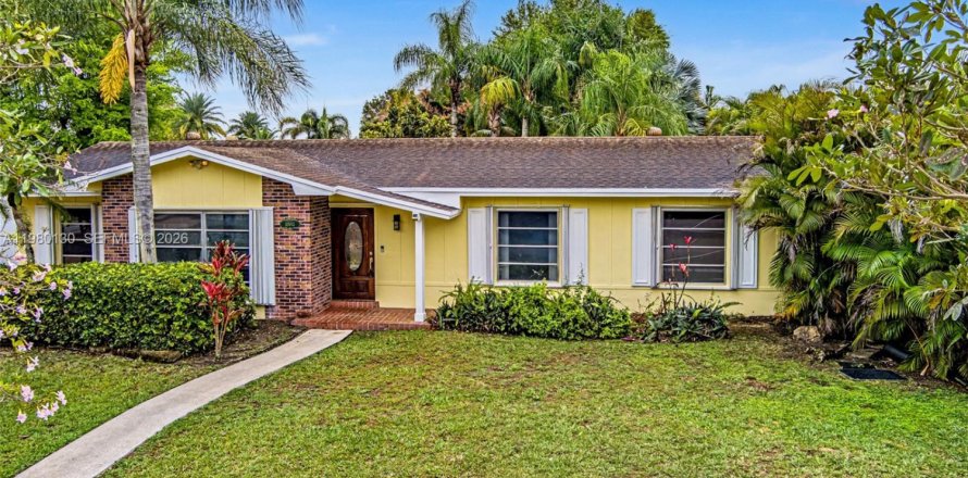 Дом в Майами, Флорида 3 спальни, 149.94м2 № 2049561