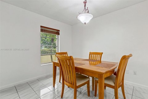 Купить виллу или дом в Майами, Флорида 3 спальни, 149.94м2, № 2049561 - фото 8