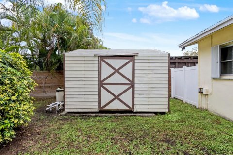 Купить виллу или дом в Майами, Флорида 3 спальни, 149.94м2, № 2049561 - фото 28