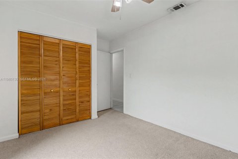 Купить виллу или дом в Майами, Флорида 3 спальни, 149.94м2, № 2049561 - фото 21