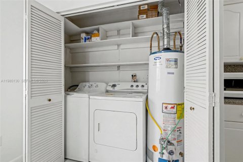 Купить виллу или дом в Майами, Флорида 3 спальни, 149.94м2, № 2049561 - фото 14