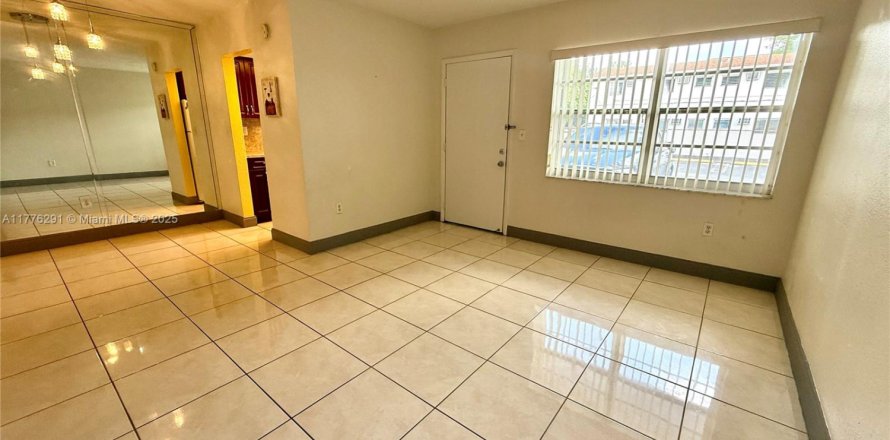 Condo in Miami, Florida, 1 bedroom № 1735646