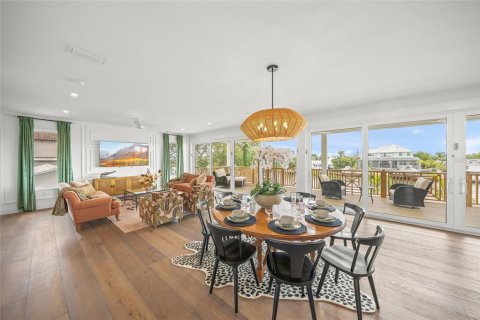 Villa ou maison à vendre à Holmes Beach, Floride: 4 chambres, 332.03 m2 № 2092107 - photo 15