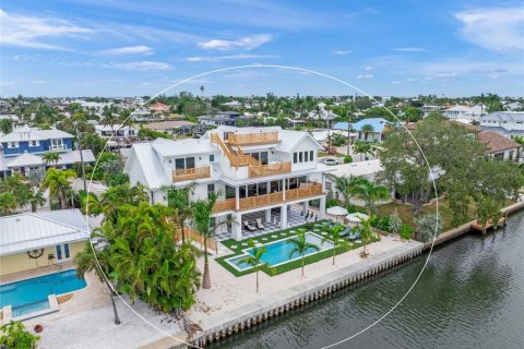 Villa ou maison à vendre à Holmes Beach, Floride: 4 chambres, 332.03 m2 № 2092107 - photo 2