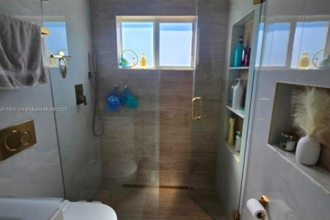 Villa ou maison à vendre à Miami Gardens, Floride: 4 chambres, 131.92 m2 № 1970553 - photo 8