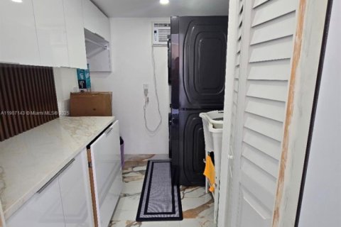 Villa ou maison à vendre à Miami Gardens, Floride: 4 chambres, 131.92 m2 № 1970553 - photo 16