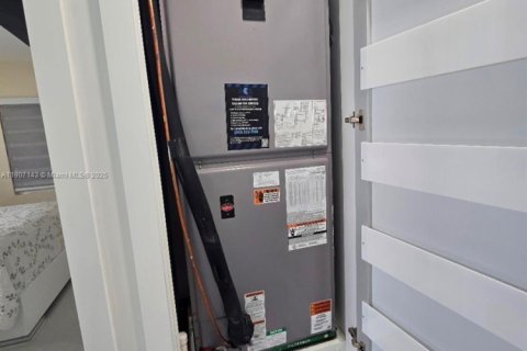 Villa ou maison à vendre à Miami Gardens, Floride: 4 chambres, 131.92 m2 № 1970553 - photo 6