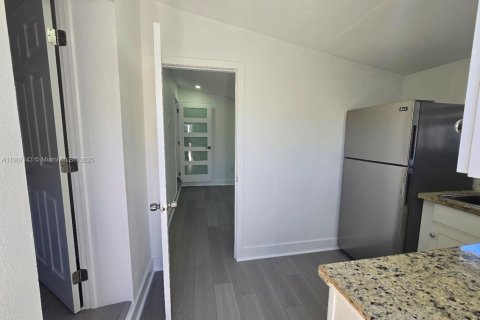 Villa ou maison à vendre à Miami Gardens, Floride: 4 chambres, 131.92 m2 № 1970553 - photo 13