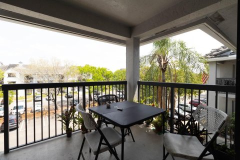Condo in Coral Springs, Florida, 2 bedrooms  № 1187667 - photo 1