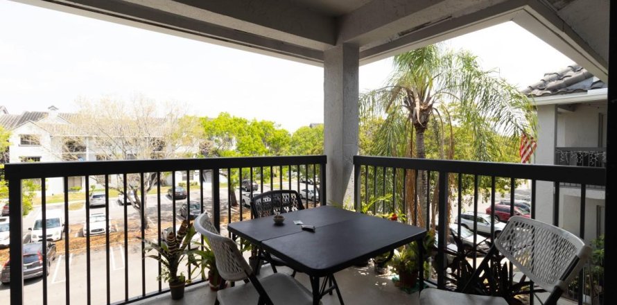 Condo in Coral Springs, Florida, 2 bedrooms № 1187667