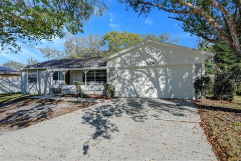 House in Sanford, Florida 3 bedrooms, 167.5 sq.m. № 1716507 - photo 1