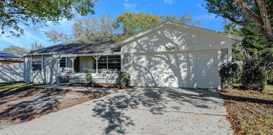 House in Sanford, Florida 3 bedrooms, 167.5 sq.m. № 1716507