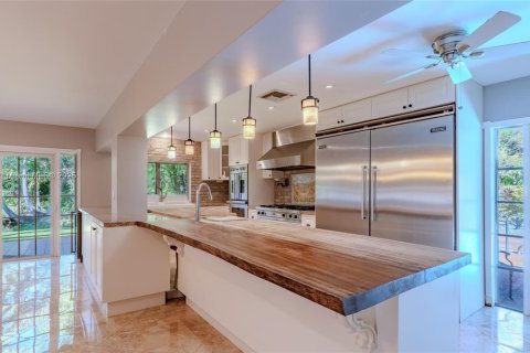 Casa en venta en Plantation, Florida, 4 dormitorios, 286.51 m2 № 1948823 - foto 15