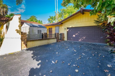 Casa en venta en Plantation, Florida, 4 dormitorios, 286.51 m2 № 1948823 - foto 3