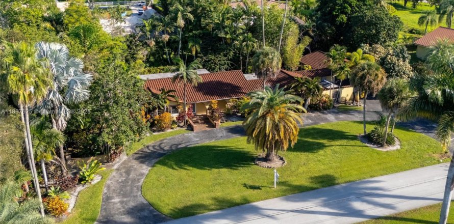 Casa en Plantation, Florida 4 dormitorios, 286.51 m2 № 1948823