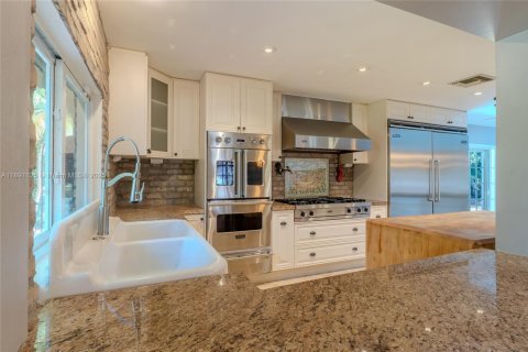 Casa en venta en Plantation, Florida, 4 dormitorios, 286.51 m2 № 1948823 - foto 10