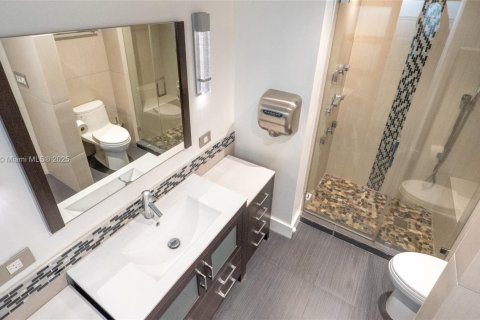 Casa en venta en Plantation, Florida, 4 dormitorios, 286.51 m2 № 1948823 - foto 23