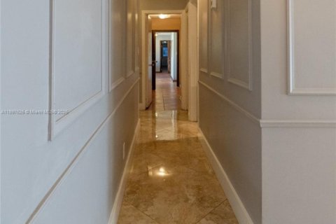 Casa en venta en Plantation, Florida, 4 dormitorios, 286.51 m2 № 1948823 - foto 22