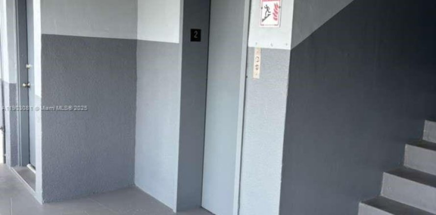 Condo à Sweetwater, Floride, 2 chambres  № 1956948