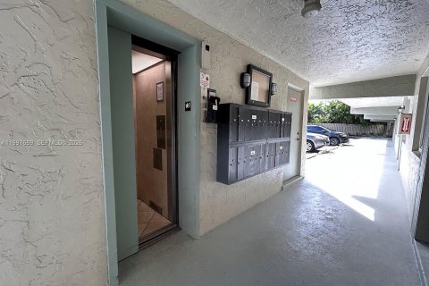 Condo in Fort Lauderdale, Florida, 1 bedroom  № 2066075 - photo 14