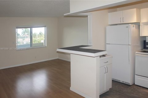 Condo in Fort Lauderdale, Florida, 1 bedroom  № 2066075 - photo 18