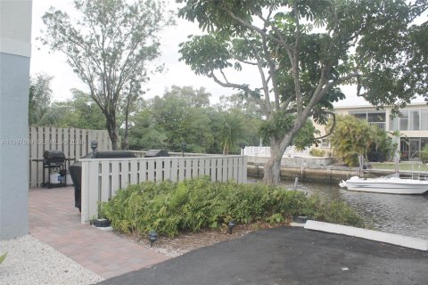 Condo in Fort Lauderdale, Florida, 1 bedroom  № 2066075 - photo 17
