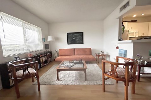 Condo in Fort Lauderdale, Florida, 1 bedroom  № 2066075 - photo 4