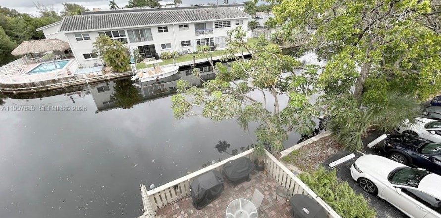 Condo in Fort Lauderdale, Florida, 1 bedroom  № 2066075