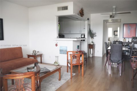 Condo in Fort Lauderdale, Florida, 1 bedroom  № 2066075 - photo 6