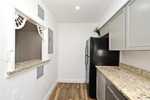 Condo in Winter Park, Florida, 2 bedrooms  № 1915876 - photo 4