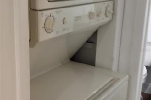 Condo in Winter Park, Florida, 2 bedrooms  № 1915876 - photo 8