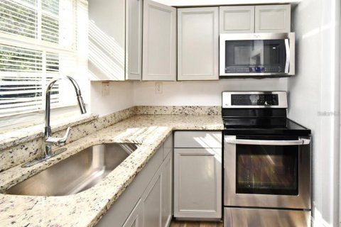 Condo in Winter Park, Florida, 2 bedrooms  № 1915876 - photo 3