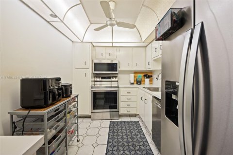 Copropriété à vendre à Pembroke Pines, Floride: 2 chambres, 91.04 m2 № 1937002 - photo 5