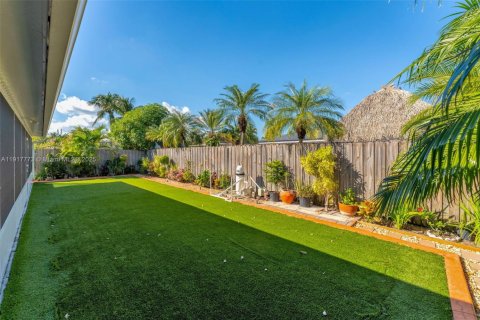 Casa en venta en Homestead, Florida, 3 dormitorios, 135.17 m2 № 2016896 - foto 25