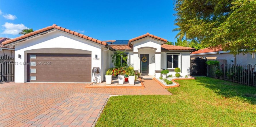 Casa en Homestead, Florida 3 dormitorios, 135.17 m2 № 2016896