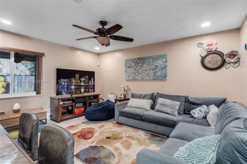 Casa en venta en Homestead, Florida, 3 dormitorios, 135.17 m2 № 2016896 - foto 12