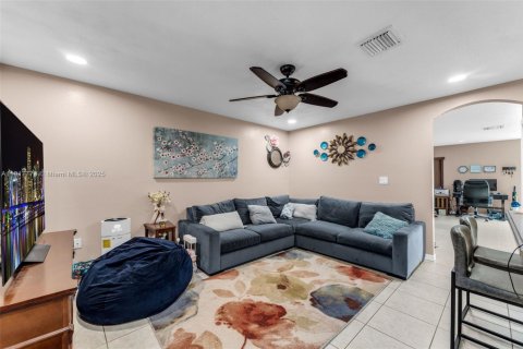Casa en venta en Homestead, Florida, 3 dormitorios, 135.17 m2 № 2016896 - foto 9