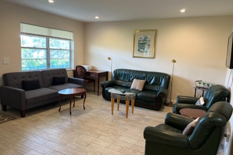 Copropriété à louer à Lake Worth, Floride: 2 chambres, 81.29 m2 № 984176 - photo 1