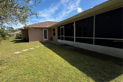 House in Palm Coast, Florida 3 bedrooms, 166.02 sq.m. № 2394230 - photo 4