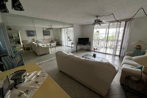 Copropriété à louer à Hallandale Beach, Floride: 2 chambres, 101.45 m2 № 2085791 - photo 7