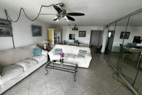 Copropriété à louer à Hallandale Beach, Floride: 2 chambres, 101.45 m2 № 2085791 - photo 18