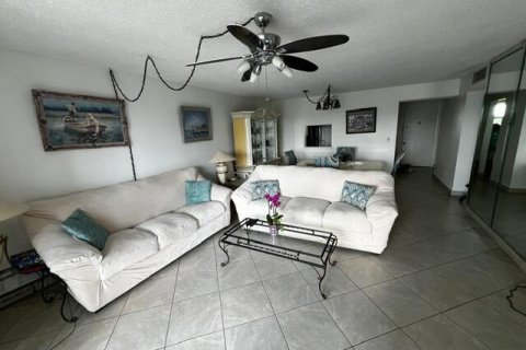 Copropriété à louer à Hallandale Beach, Floride: 2 chambres, 101.45 m2 № 2085791 - photo 16