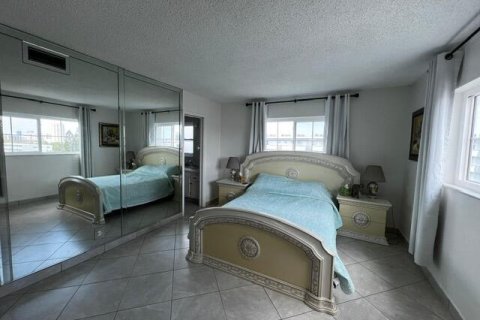 Copropriété à louer à Hallandale Beach, Floride: 2 chambres, 101.45 m2 № 2085791 - photo 30